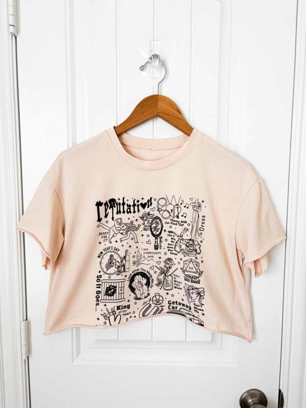 Taylor Swift Reputation Cropped Tee Sjort Sleeve Size S/M